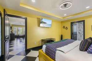 3 bedrooms, desk, iron/ironing board, WiFi