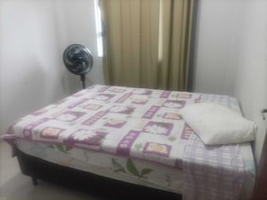 2 bedrooms, free WiFi, bed sheets - GROUND FLOOR APARTMENT/SEASIDE APARTMENT-COVERED barbecue. Enjoy the place with shower.Lagoon.Dunes (Jaguaruna)