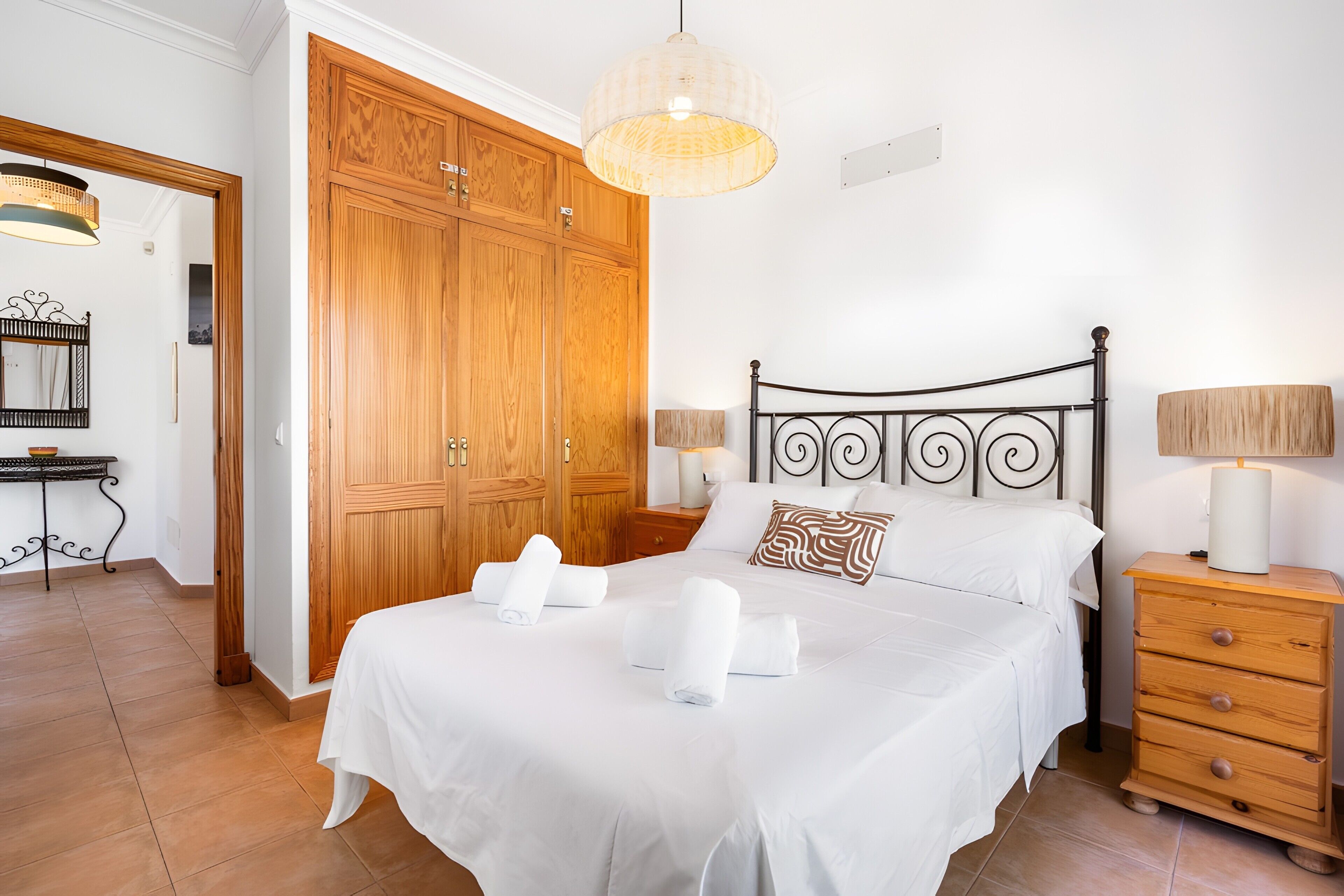 3 bedrooms, free WiFi, bed sheets