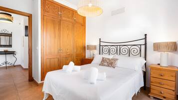 3 bedrooms, free WiFi, bed sheets