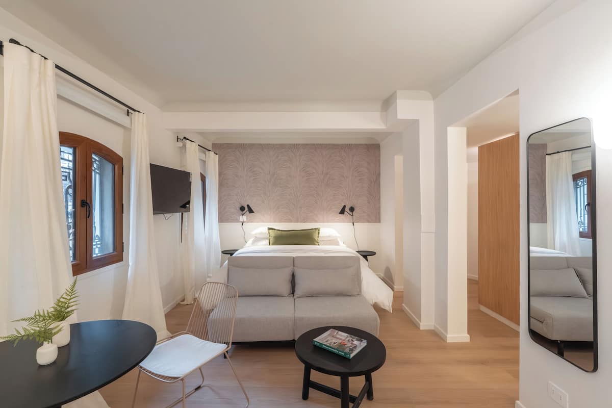 Deluxe Suite | 1 bedroom, individually decorated, individually furnished