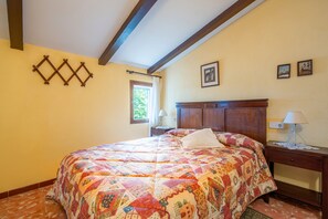 3 dormitoris, planxa i posts de planxar, wifi gratuïta i roba de llit 