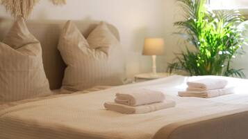 3 Schlafzimmer, Schreibtisch, Bügeleisen/Bügelbrett, Reisekinderbett