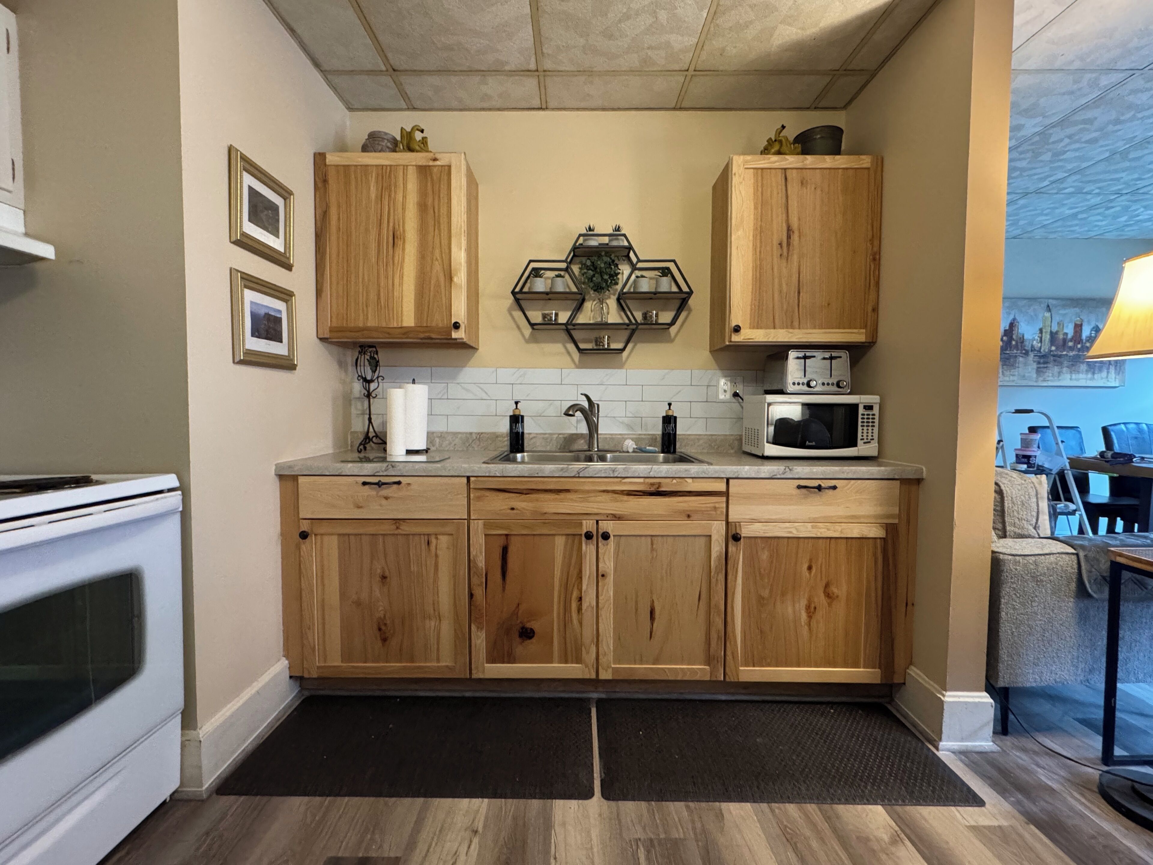 冰箱、微波炉、烤箱、炉灶