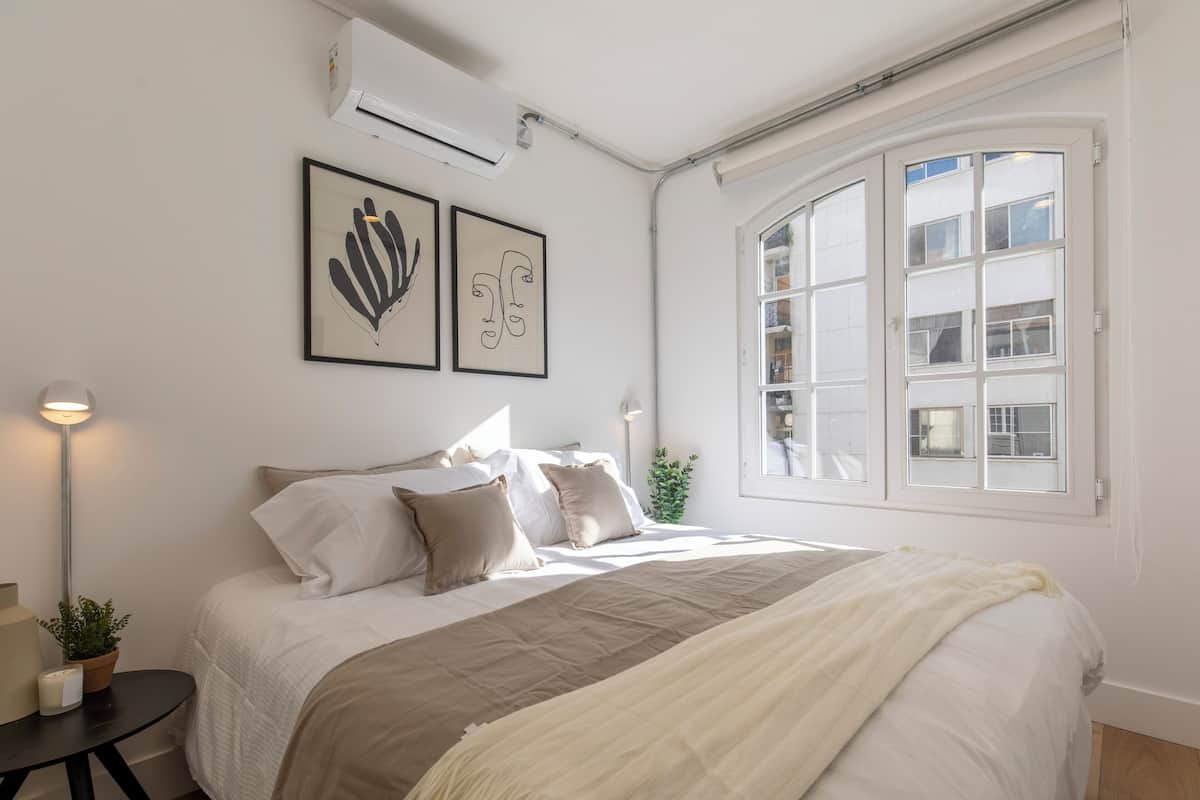 Comfort Apartment | 2 bilik tidur, dihias secara berasingan, ruang kerja komputer riba
