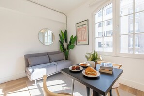 Living area - Nest Bellas Artes (Santiago)