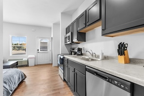 Stüdyo, Sigara İçilmez | Özel mutfak | Buzdolabı, mikrodalga fırın, fırın, set üstü ocak 