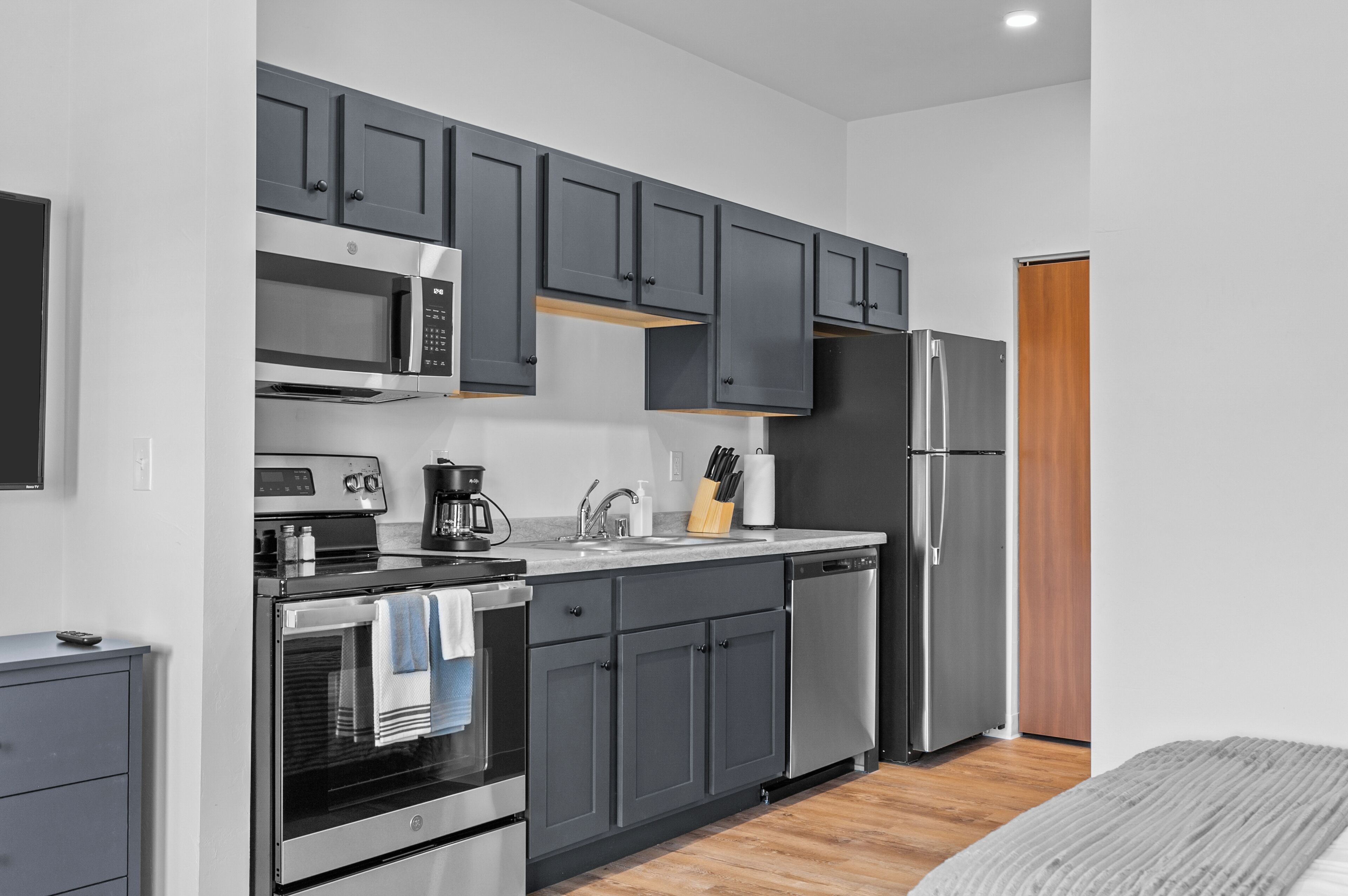 Estudio, para no fumadores | Cocina privada | Refrigerador, microondas, horno y parrilla de estufa 