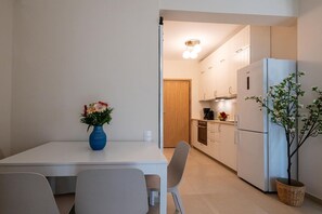 Dining - HomeEasy Apartments G2 (Kalamata)