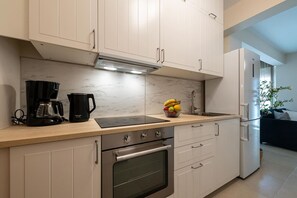 Fridge, oven, stovetop, coffee/tea maker - HomeEasy Apartments G2 (Kalamata)