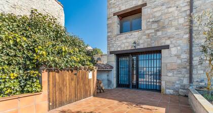 Rural House 'Cal Xavier De Segura' with Private Pool, Private Garden and Wi-Fi