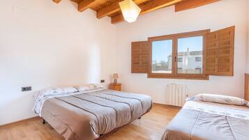 4 chambres, Wi-Fi gratuit, draps fournis