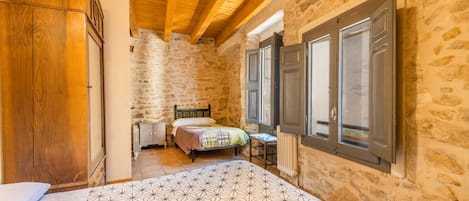 4 chambres, fer et planche Ă repasser, Wi-Fi gratuit, draps fournis