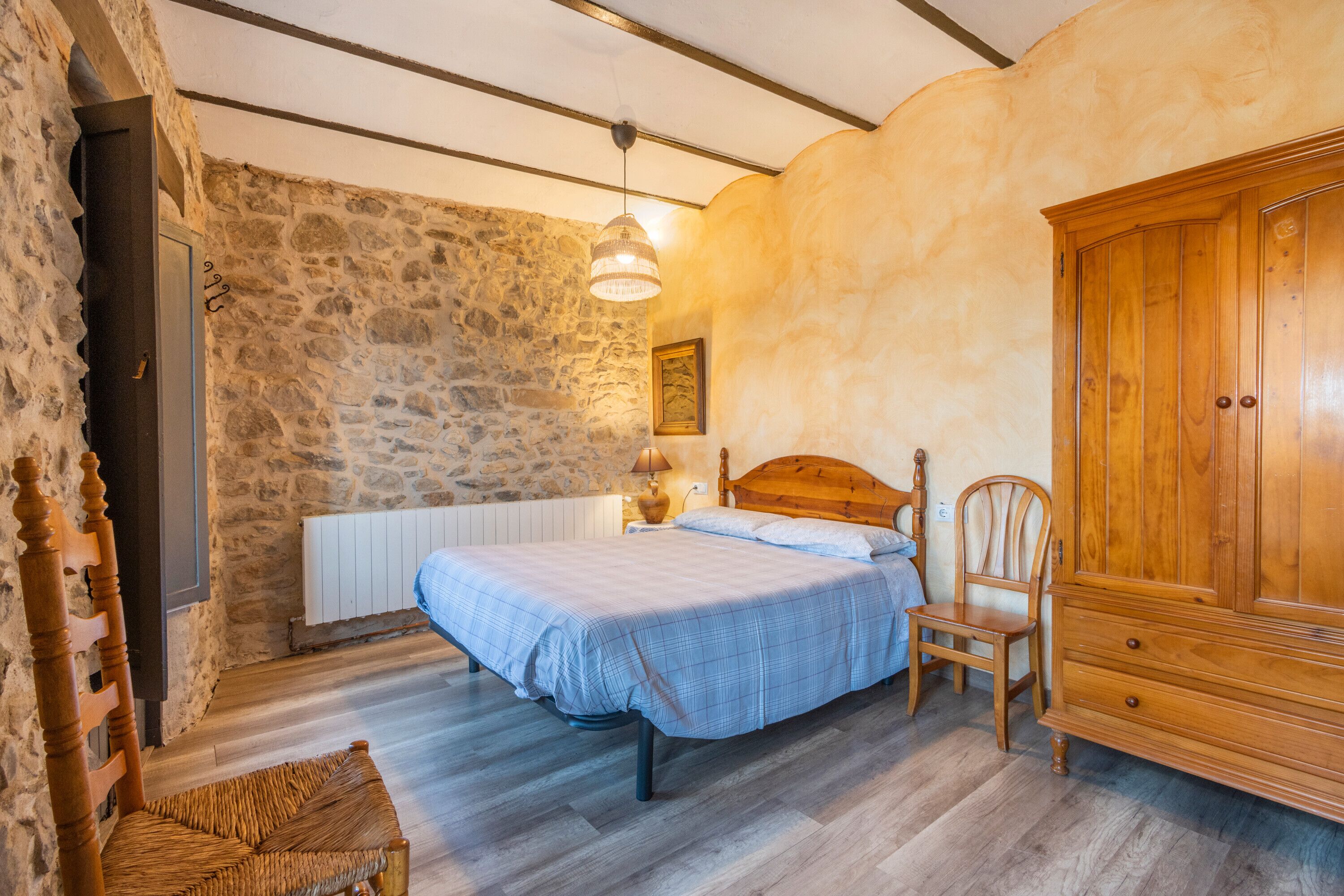 4 slaapkamers, een strijkplank/strijkijzer, gratis wifi, beddengoed