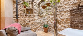 Holiday Home 'Casabras' with Private Pool, Wi-Fi & Air Conditioning