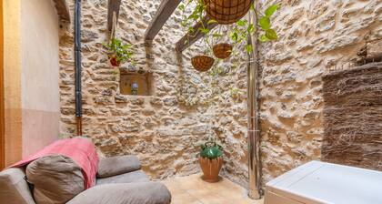 Holiday Home 'Casabras' with Private Pool, Wi-Fi & Air Conditioning
