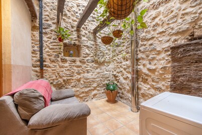 Holiday Home 'Casabras' with Private Pool, Wi-Fi & Air Conditioning