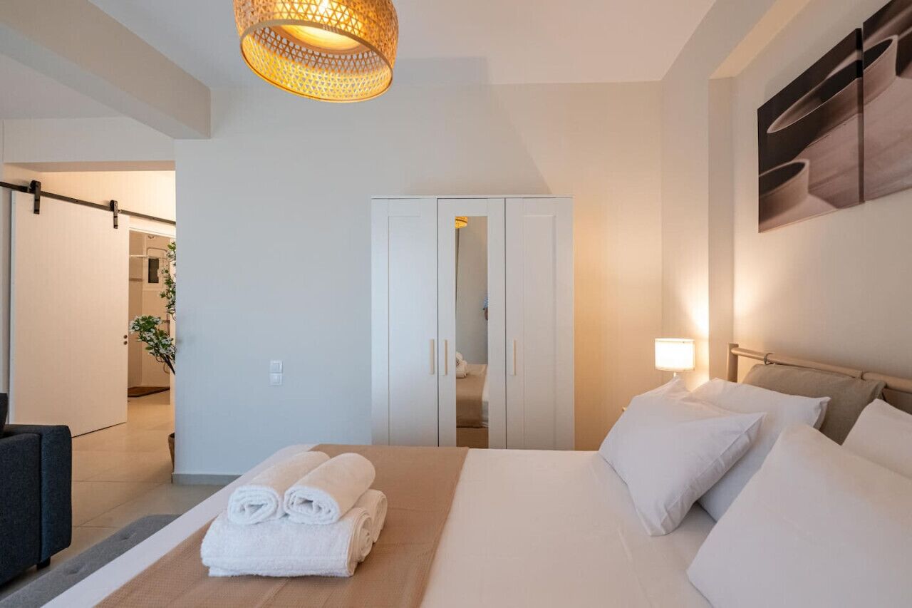 1 Schlafzimmer, Schreibtisch, Bügeleisen/Bügelbrett, Reisekinderbett