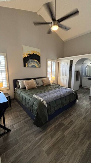 3 多间卧室、办公桌、熨斗/熨衣板、WiFi