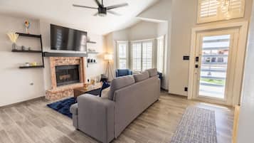 TV, fireplace