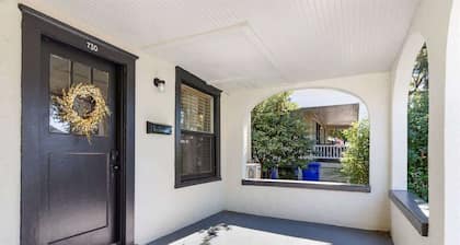 Charming 1-Bedroom Home in Lakeland!