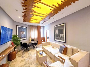 Appartement luxueux, vue sur la ville | Aire de séjour