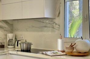 Fridge, microwave, oven, dishwasher - Villa MIRASOL in Benissa – House for 9 people with private pool, mountain views and garden (Benissa)