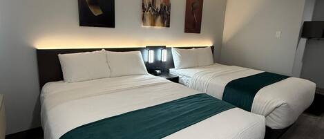 Doppelzimmer, 2Â Queen-Betten, Nichtraucher | Hochwertige Bettwaren, Daunenbettdecken, Pillowtop-Betten, Schreibtisch