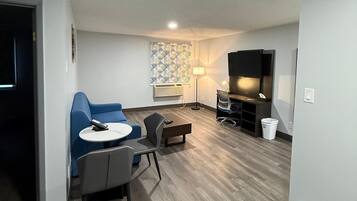 Studiosuite, 1 Queen-Bett und Schlafsofa, Nichtraucher, Kochnische | Wohnbereich