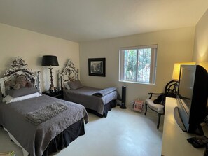2 habitaciones, tabla de planchar con plancha y wifi gratis