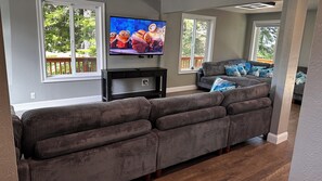 スマートテレビ、暖炉、テレビゲーム