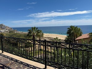 Beach - Sunset Beach Ocean View One Bedroom Executive Suite w/kitchen sleeps 4 (Cabo San Lucas)