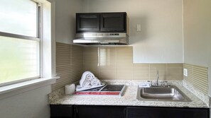 Room, 1 King Bed, Non Smoking, Kitchen | Private kitchen | Coffee/tea maker - Studio 6 Suites Belton, TX (Belton)
