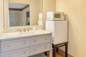 Towels, soap, shampoo, toilet paper