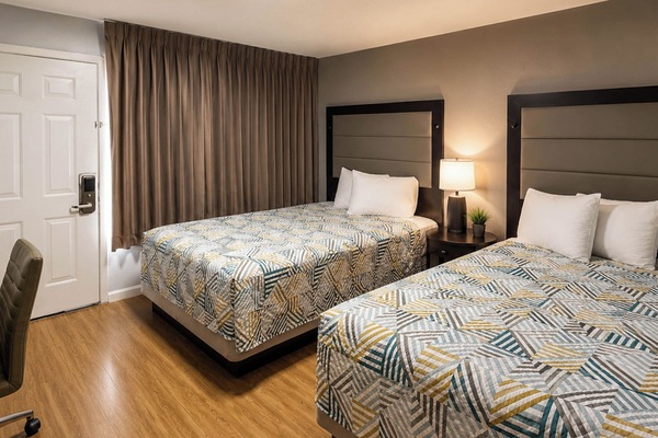 WiFi (free), bed sheets