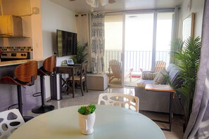 Smart TV - Modern 1-Bedroom in the Heart of Condado with Stunning Ocean Views (San Juan)