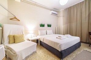1 bedroom, iron/ironing board, WiFi, bed sheets - Zacharitsa APT at Acropolis up 4 guests (Athina)
