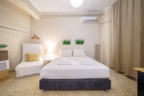 1 bedroom, iron/ironing board, WiFi, bed sheets - Zacharitsa APT at Acropolis up 4 guests (Athina)