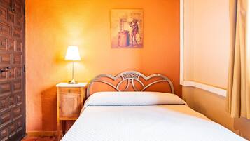 8 slaapkamers, een strijkplank/strijkijzer, gratis wifi, beddengoed