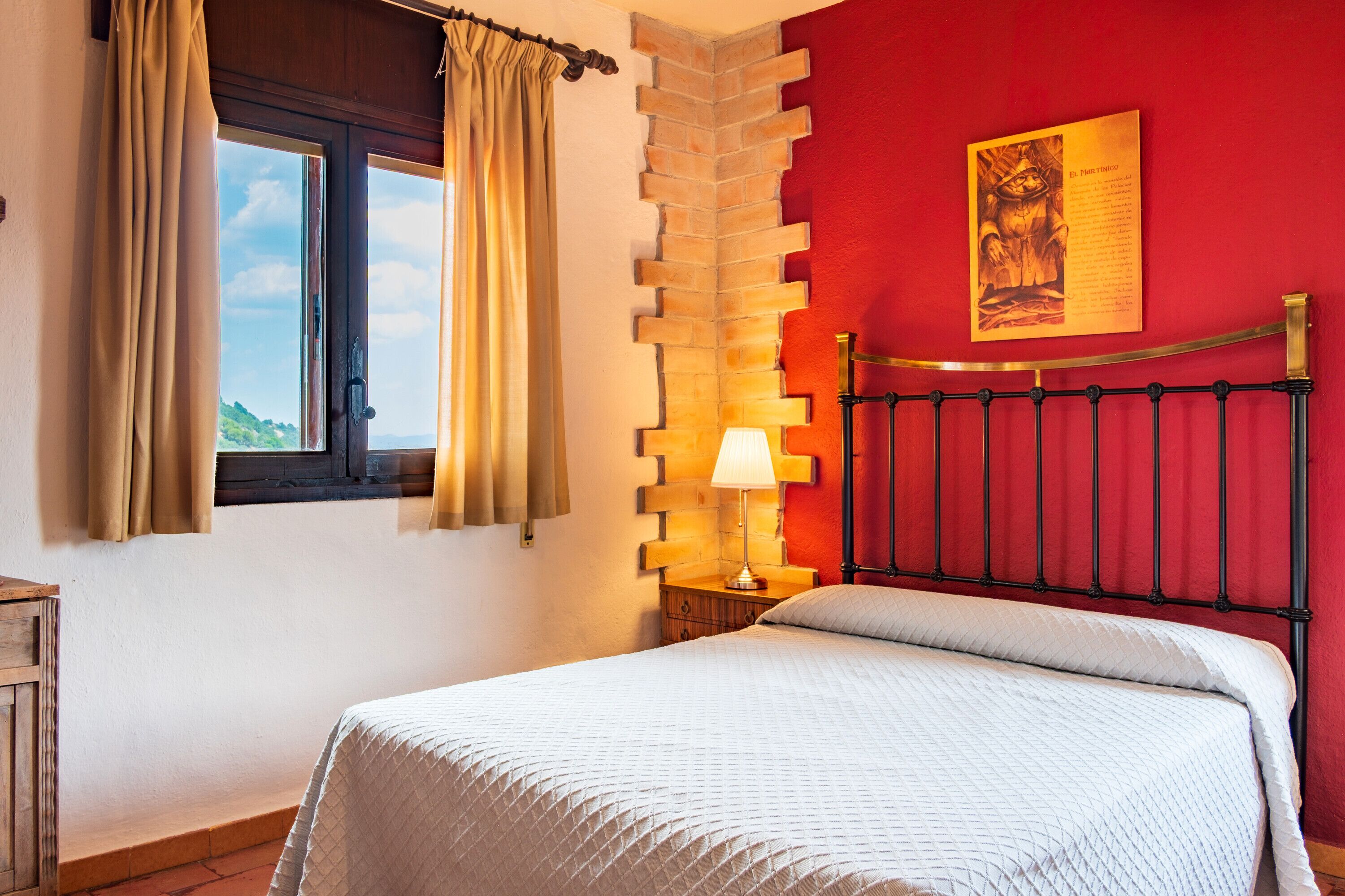 8 chambres, fer et planche à repasser, Wi-Fi gratuit, draps fournis