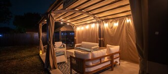 Charming 3BR Miami Home with Stylish Lounge, Coffee Bar & Peaceful Vibes
