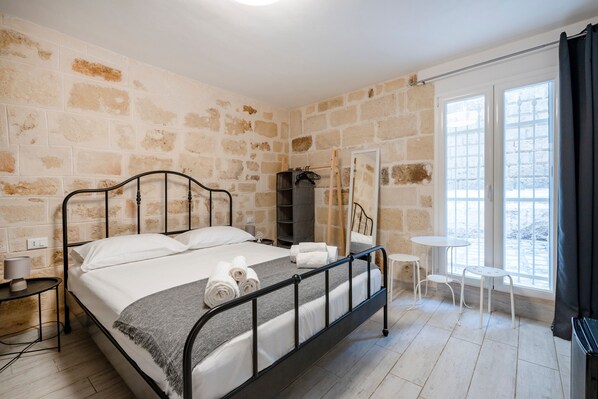 1 bedroom, free WiFi, bed sheets