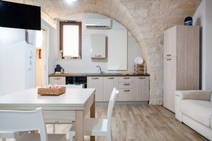 Interior - Apartment 'Casa Sardella, Nel Centro Storico' with Wi-Fi and Air Conditioning (Monopoli)