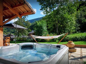 Bain à remous extérieur