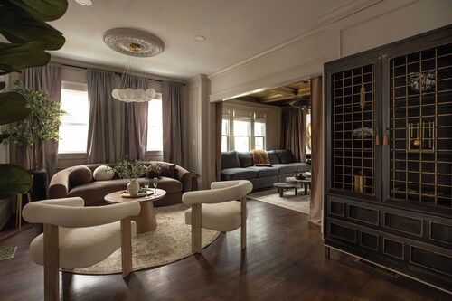 Lakes Luxury in Linden Hills - The 1910