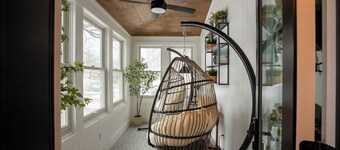 Lakes Luxury in Linden Hills - The 1910