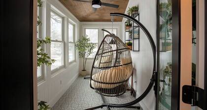 Lakes Luxury in Linden Hills - The 1910