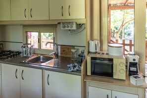 Family Cabin | Private kitchen | Electric kettle - Glamping immerso nel verde (Piombino)