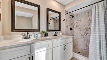 Exclusive Townhome | Bathroom