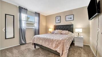 Exclusive Townhome | 3 bedrooms, iron/ironing board, free WiFi